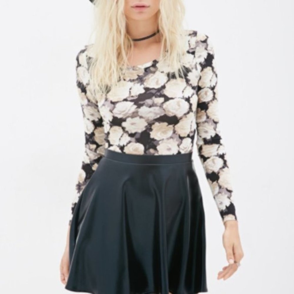 NEW FOREVER 21 Rose Print Knit Top